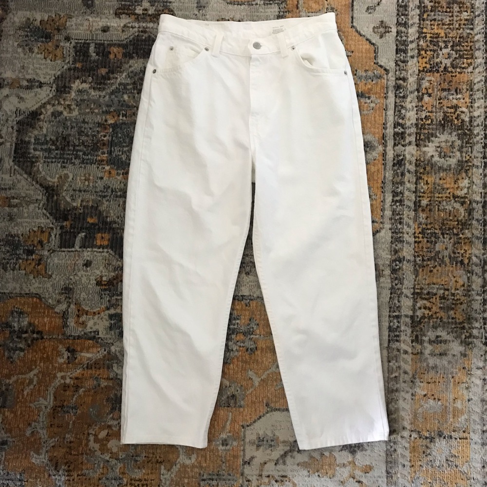 Vintage Levi’s Cropped 912 White Mom Jeans